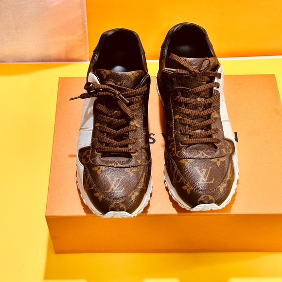 Louis Vuitton Runaway Monogram Brown Black and White - Picture 5 of 15